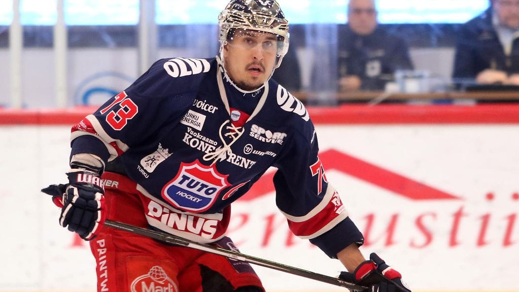 Niclas Lucenius palaa Liigaan tällä kertaa HPK:n paidassa.