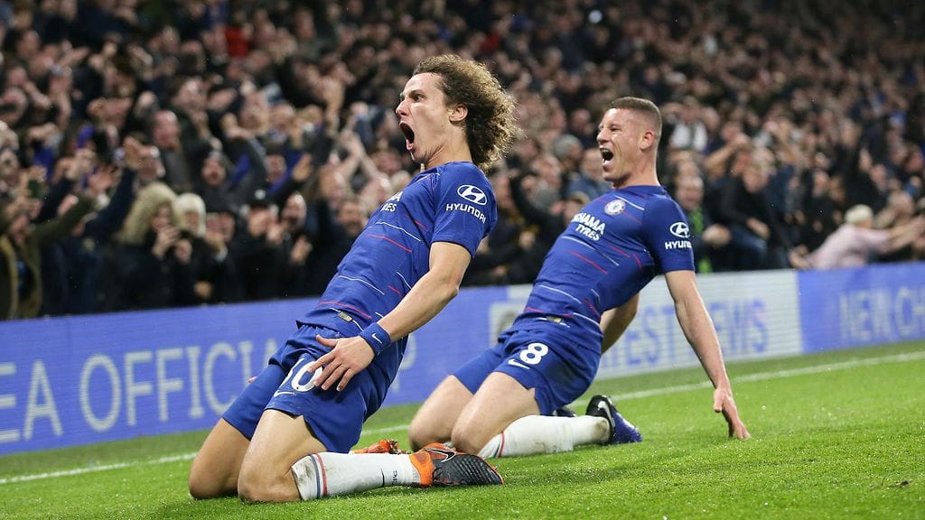 David Luiz ja Ross Barkley tuulettamassa Chelsean 2-0-osumaa.