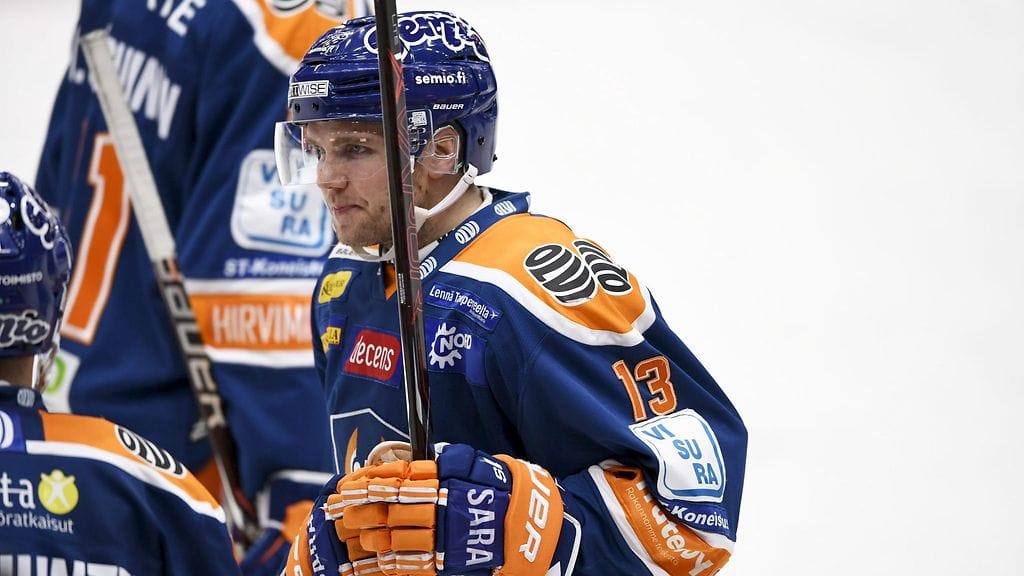 Valtteri Kemiläinen ajettiin Kärppiä vastaan ulos.