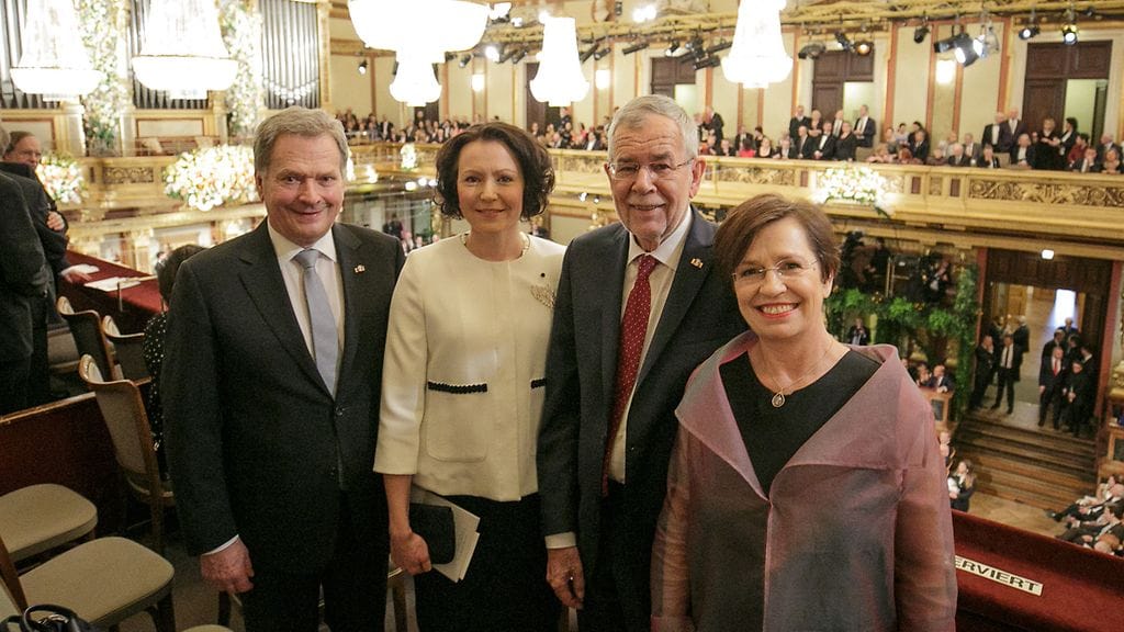 Presidentit puolisoineen vierailivat muun muassa Wienin filharmonikkojen perinteisessä uudenvuoden konsertissa.