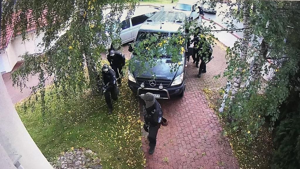 Aiemmin julkaisematon kuva Airiston Helmen kotietsinnöistä.