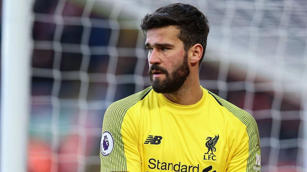 Alisson selvisi säikähdyksellä huolimattomasta pelaamisestaan.