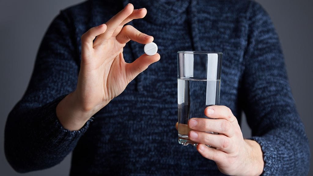 Aspiriini voi aiheuttaa vakavia verenvuotoja ja kallonsisäisen verenvuodon. Kuvituskuva.