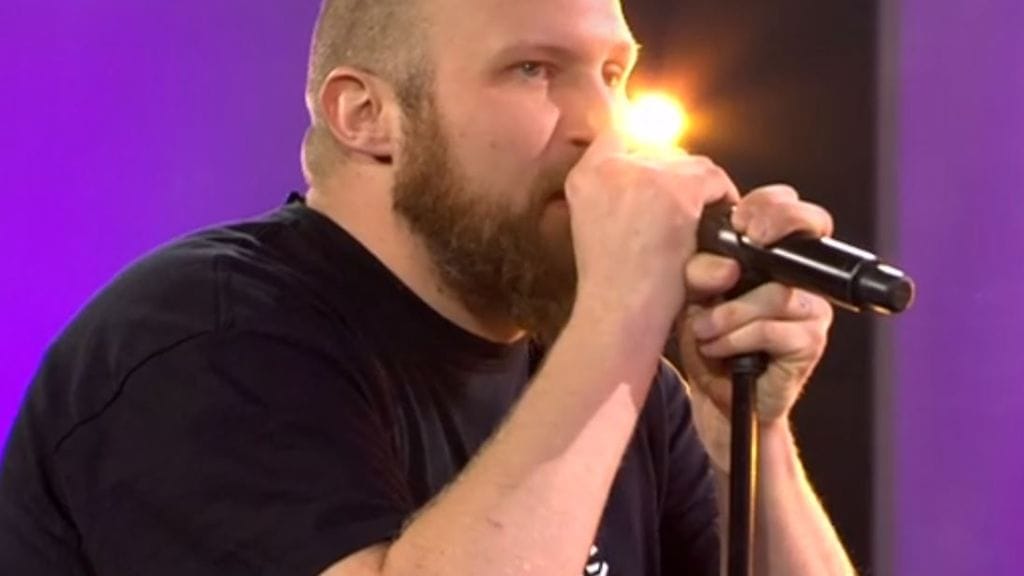 Paleface ilmaantui Putous-lähetykseen yllättämään näyttelijät.