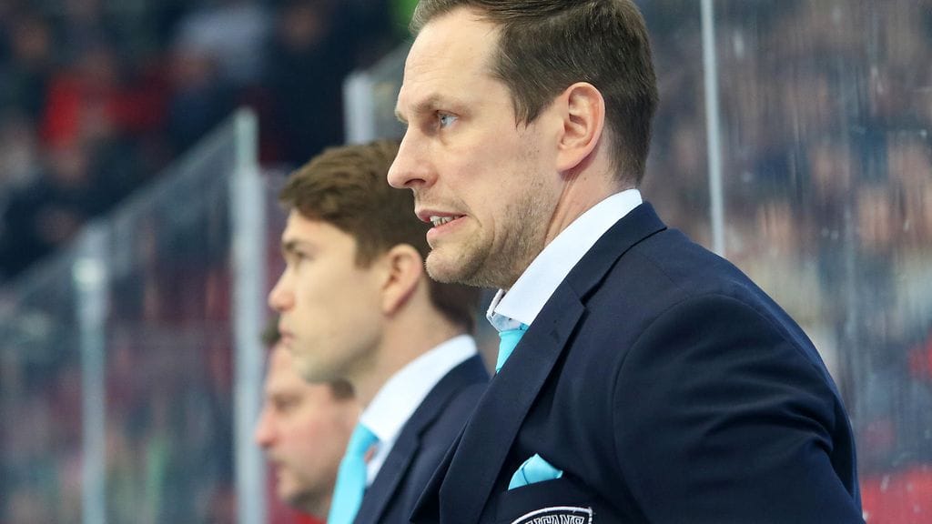 Ville Niemisen luotsaama Pelicans kärsi kirvelevän tappion Helsingissä.