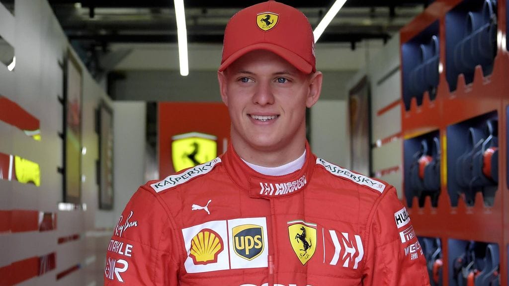 Mick Schumacher hyppäsi ensimmäistä kertaa Ferrarin rattiin tiistaina Bahrainin F1-testeissä.