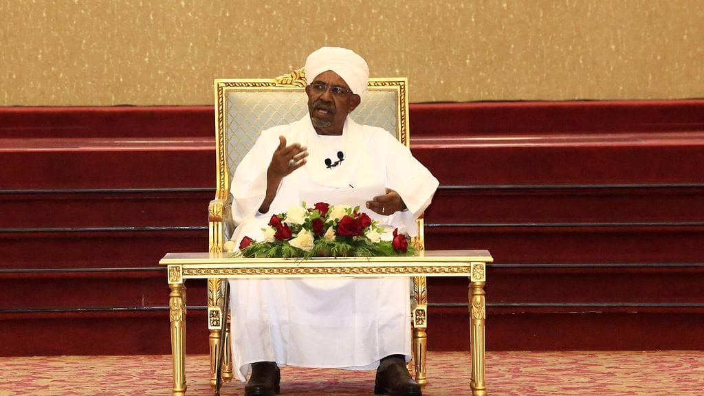 Sudanin presidentti Omar al-Bashir syrjäytettiin huhtikuussa.