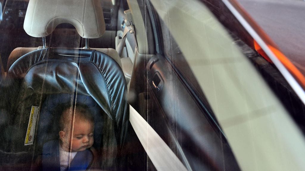 Yhdysvalloissa kuoli viime kesänä 42 kuumaan autoon jätettyä lasta. Kuvituskuva. Kuvan lapsi ei liity juttuun.