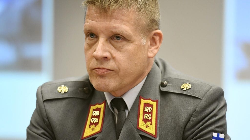 Kenraaliluutnantti Eero Pyötsiä