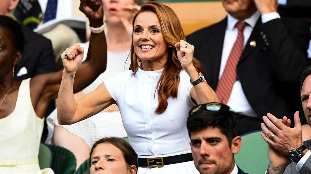 Geri Horner villiintyi tuulettamaan Wimbledonin tennisturnauksen yleisössä.