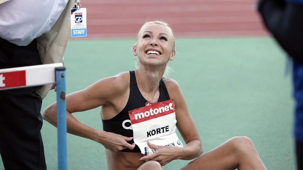 Annimari Korte oli iloisissa tunnelmissa ennätysjuoksun jälkeen.