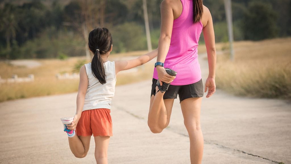 Kuntoilun voi yhdistää myös ajan viettämiseen lasten kanssa.