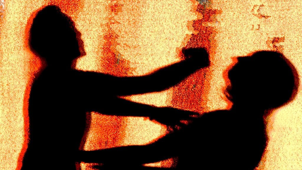 Kuvituskuvaa. Poliisi on pidättänyt kaksi täysi-ikäistä epäiltyä ja ottanut kiinni kolme alaikäistä.
