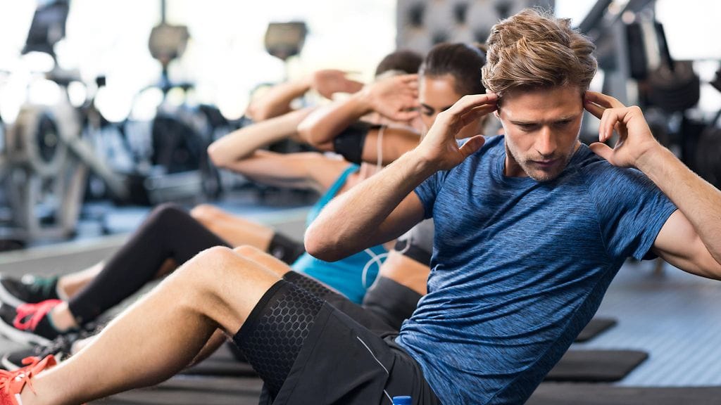 Sekä naiset että miehet hyötyvät harjoittelusta raskailla painoilla.