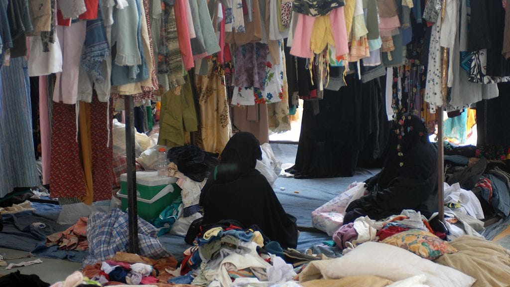 aop Kuwait, nainen markkinoilla