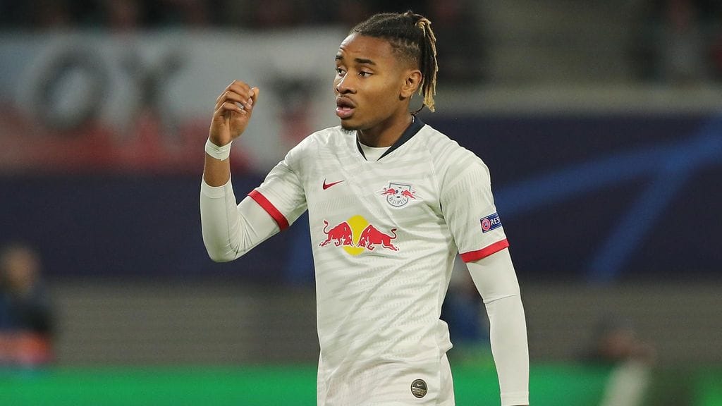 Cristopher Nkunkun käsivirhe vei RB Leipzigiltä maalin.