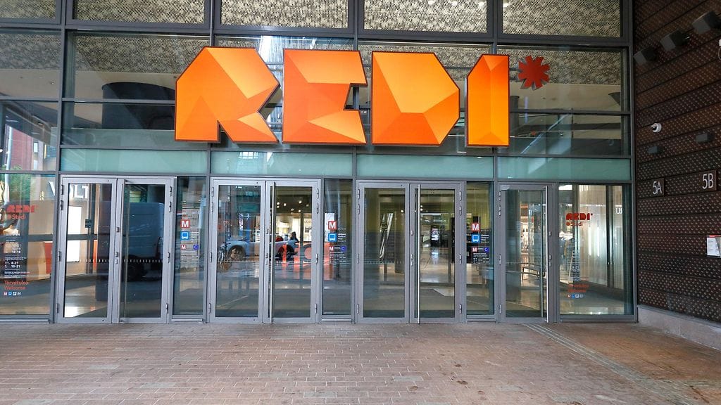 Kauppakeskus Redi Helsingin Kalasatamassa on evakuoitu.