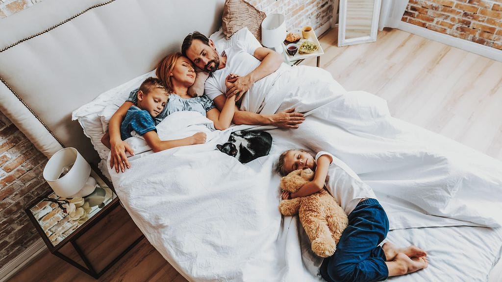 Tuoreesta listauksessa käy ilmi parhaat maat kasvattaa lapsi. Kuvituskuva.