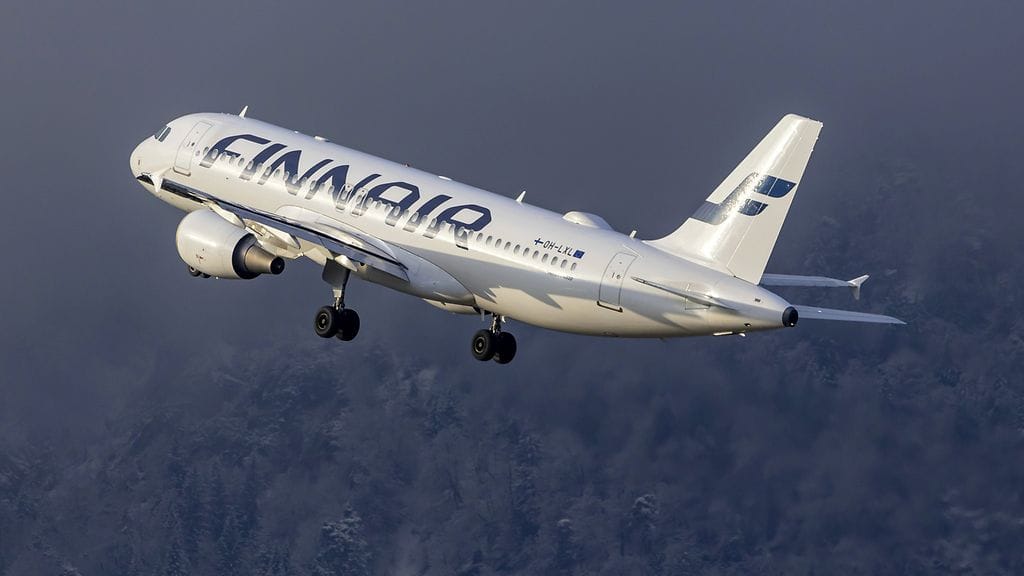 Hiihtolomalaisia kehotetaan saapumaan hyvissä ajoin lentokentälle.