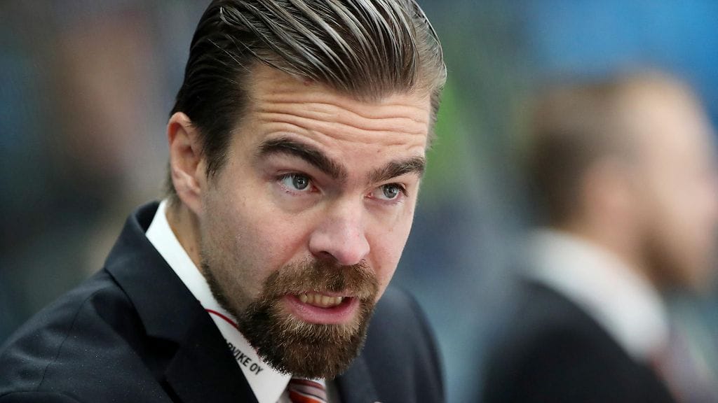 Jussi Ahokas avasi sanaisen arkkunsa.