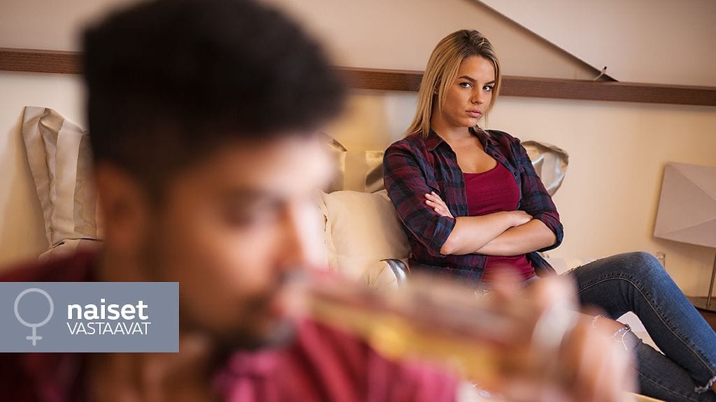 Juttusarjassa naiset vastaavat kysymyksiin seksiin, ihmissuhteisiin ja muuhun elämään liittyen!