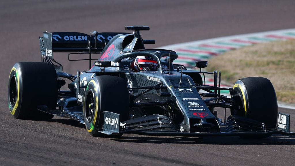 Kimi Räikkönen kiersi rataa Alfa Romeon uudella autolla Fioranon radalla Italiassa.