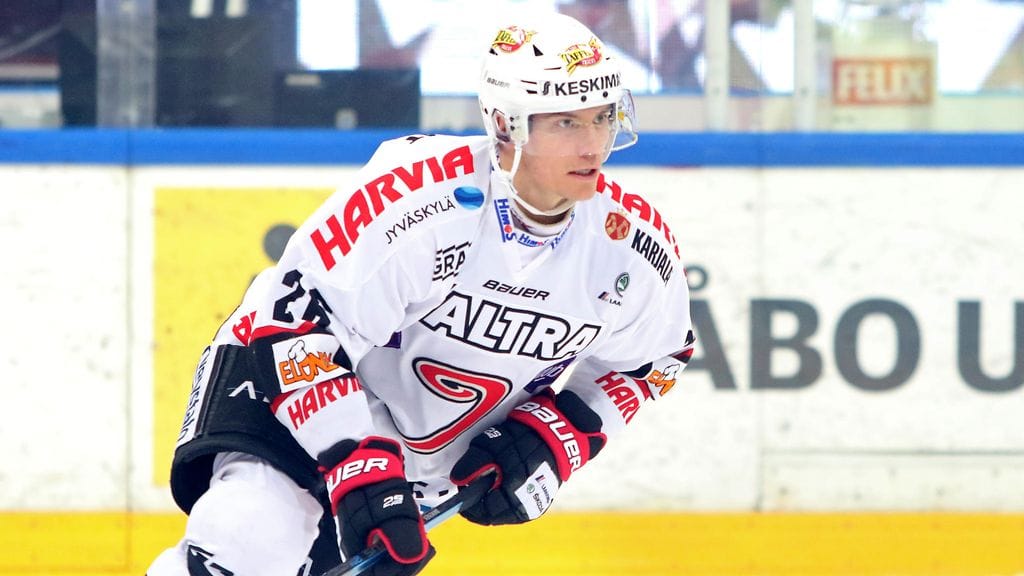 Jarkko Immonen latasi JYPin voittomaalin tiistain Pelicans-ottelussa.