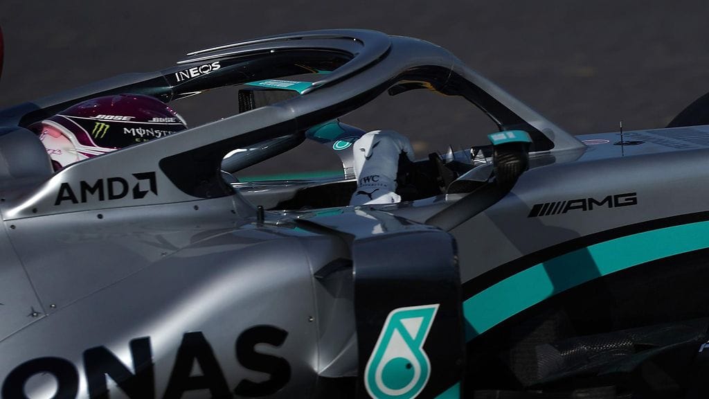 Valtteri Bottas vauhdissa Barcelonan F1-talvitesteissä.