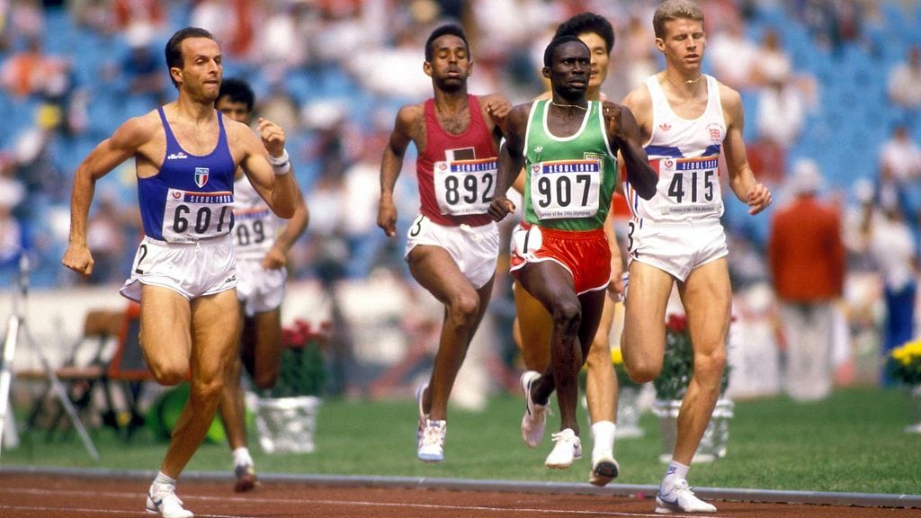 Italialainen Donato Sabia (vasemmalla) oli keskimatkan juoksija, joka oli erikoistunut 800 metrille.