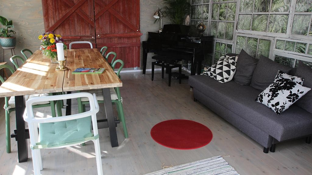 SKK6_Eps1_Akaa_Punainen_matto_Riemuliiteri_1_Kuvaaja_Emmi_Heijari