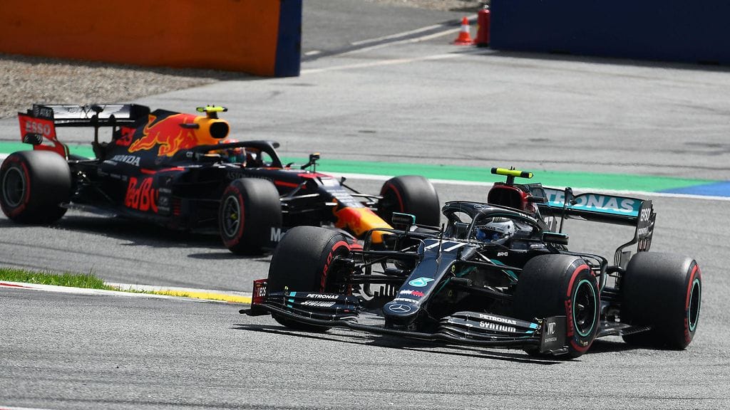 Valtteri Bottas ja Alexander Albon ovat jääneet tallikaveriensa varjoon.