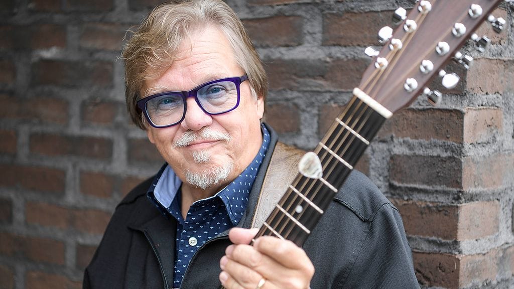 Mikko Alatalo on yksi ansioituneille taiteilijoille ja toimijoille myönnettävän Suomi-palkinnon saaneista taiteilijoista vuonna 2021.