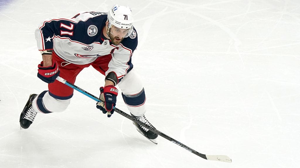 Siirtohuhujen kohteena oleva Nick Foligno on pelannut Columbus Blue Jacketsissa vuodesta 2012 lähtien. Hän toimii nyt kuudetta kauttaan seuran kapteenina.