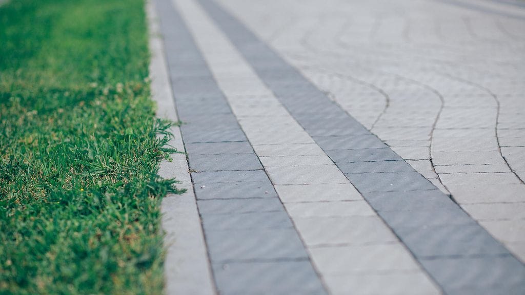 Molempien talojen numero 37 asukkaat olivat sopineet piharemontin samalle päivälle. Kuvituskuva.