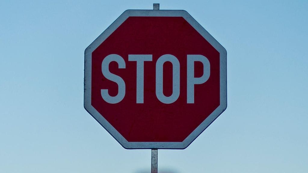 Moottoritieprojektin pysäyttäminen on jo myöhäistä. Nyt Montenegrossa pohditaan, miten tiehanke saataisiin kunnialla loppuun.