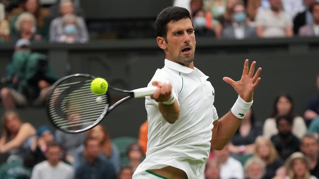 Novak Djokovic menetti avauserän, mutta meni sen jälkeen menojaan.
