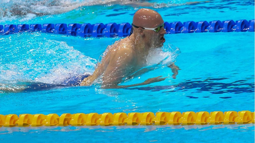 Matti Mattsson 200 metrin rintauinnin EM-finaalissa toukokuussa 2021.