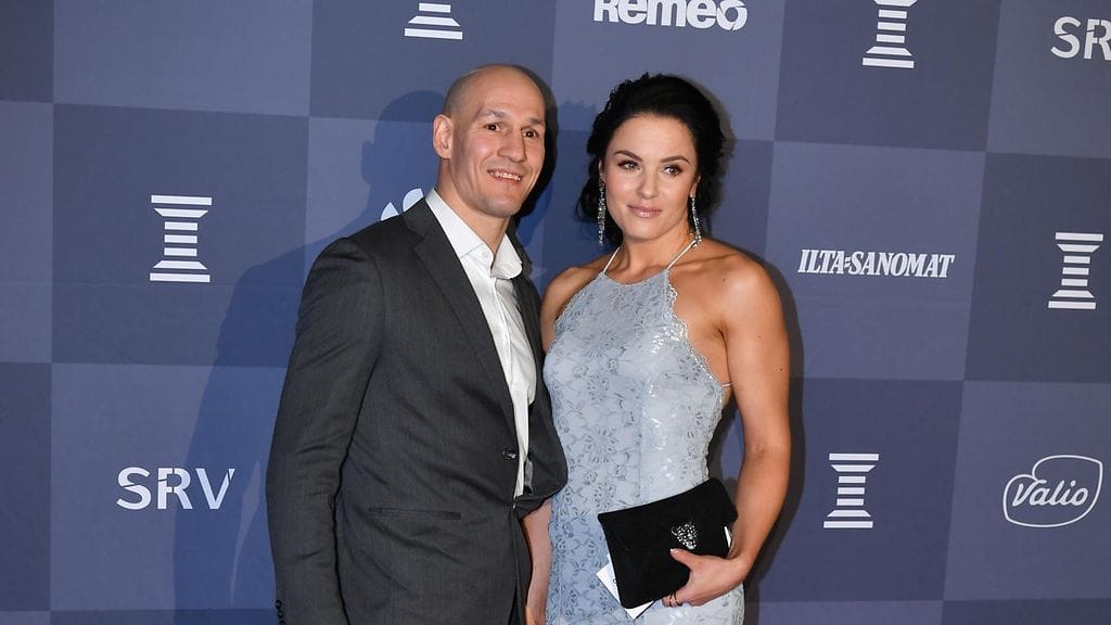 Amin Asikainen ja Nadia Ammouri saavat kaksoset.