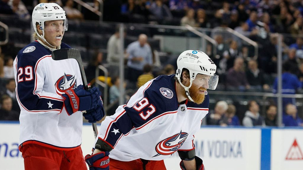 Patrik Laine (vas.) ja Jakub Voracek eivät ole saaneet yhdessä tulosta aikaan.