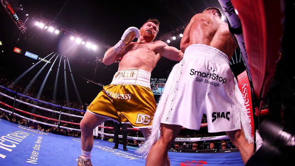 Canelo Alvarez oli uhonnut tyrmäävänsä Plantin yhdeksännessä erässä. Tekninen tyrmäys nähtiin lopulta 11. erän alussa.