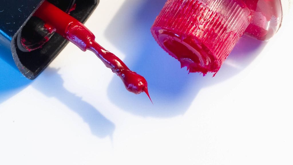 kynsilakka, kuivunut