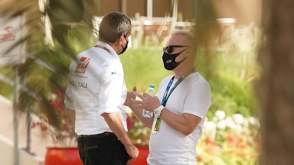 Dmitri Mazepin kävi viime kauden aikana tiukkoja keskusteluita Haas-tallin johtoportaan, muun muassa tallipäällikkö Günther Steinerin kanssa.