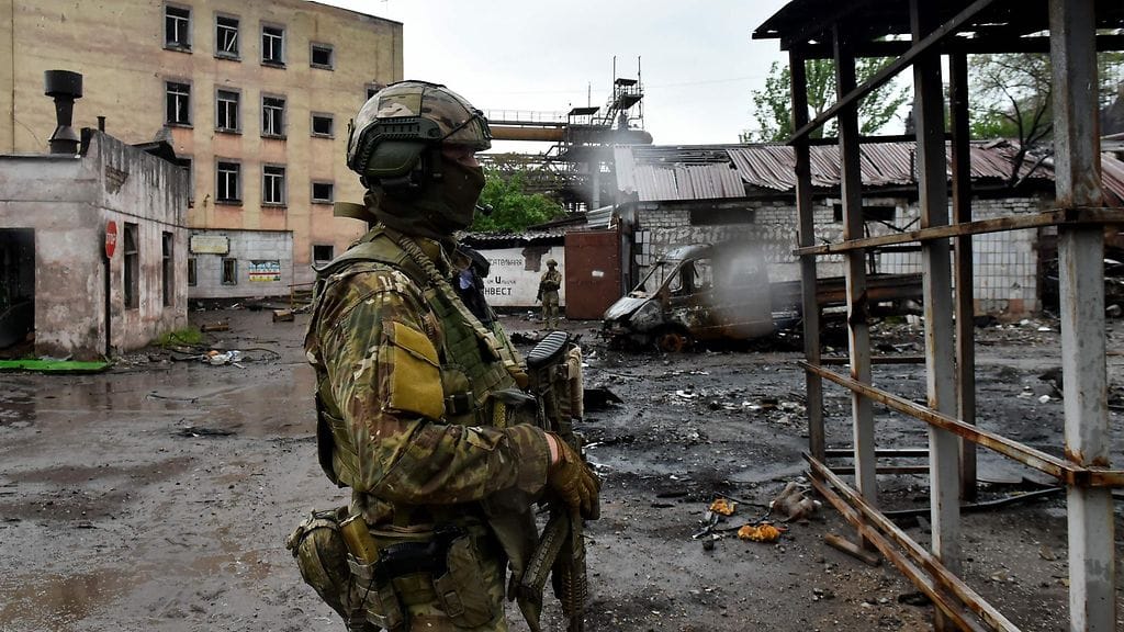 Venäläinen sotilas Mariupolissa toukokuussa 2022.