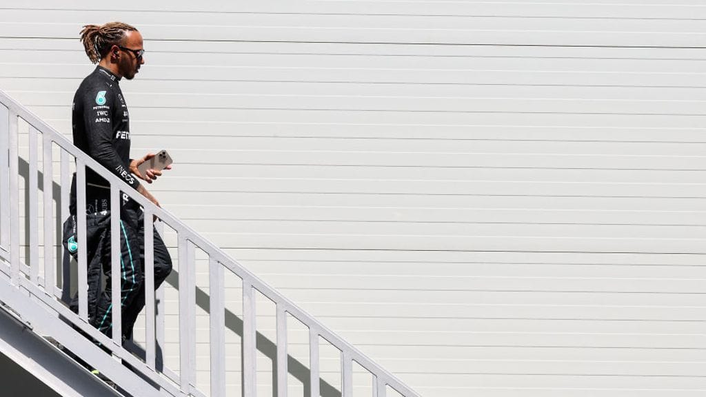 Lewis Hamilton koki kovia Azerbaidzhanin GP:ssä.