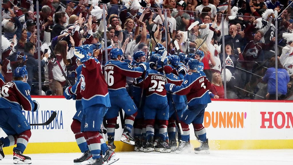 Colorado nappasi 4-3-voiton Tampa Baystä Stanley Cupin ensimmäisessä finaalissa.