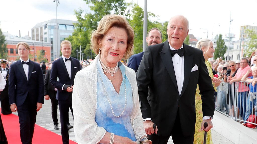 Norjan kuningatar Sonja pääsi pois sairaalsta.