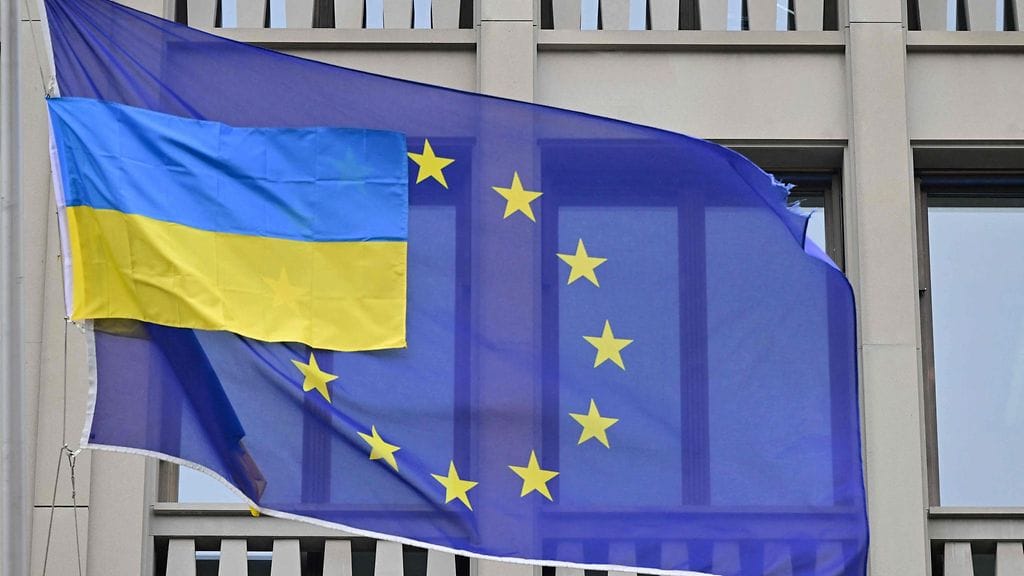 EU:n toiveena on, että päätöksen myötä Ukrainaa voidaan tukea voitoilla noin kolmella miljardilla eurolla vuodessa.