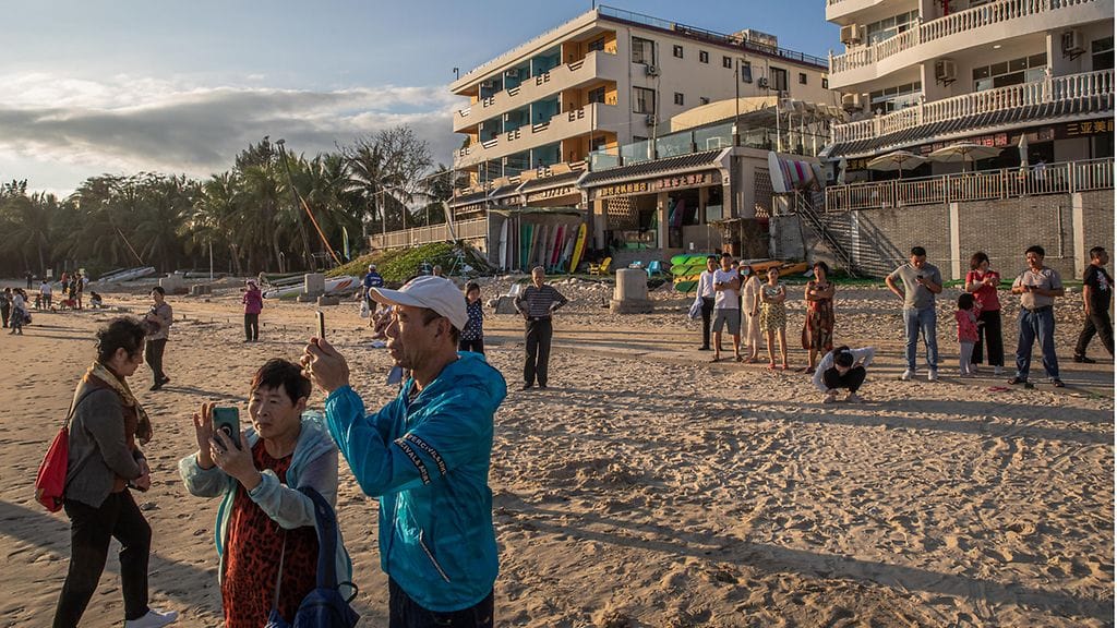 Turisteja Sanyassa Hainanin saarella vuonna 2020.