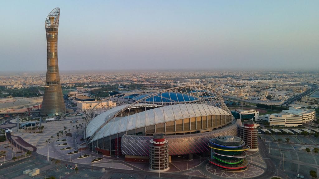 Kuvassa näkyvä Khalifa-stadion yksi MM-kisojen näyttämöistä.