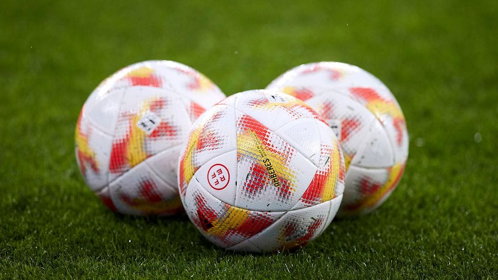 Jaron ja EIF:n välisessä ottelussa jaettiin lopulta 12 varoitusta ja kolme ulosajoa. Kuvituskuva.